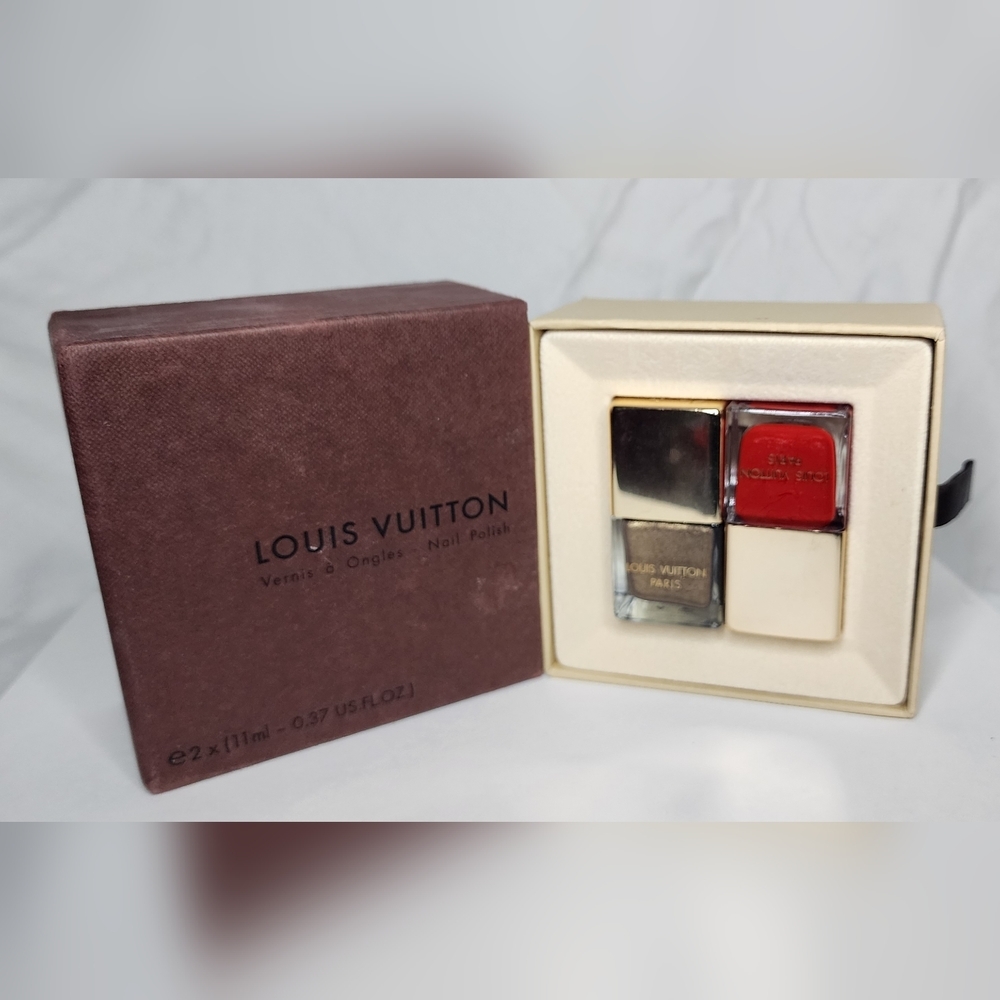 Rare Authentic Louis Vuitton nail polish VIP Japan Red Gold Vernis